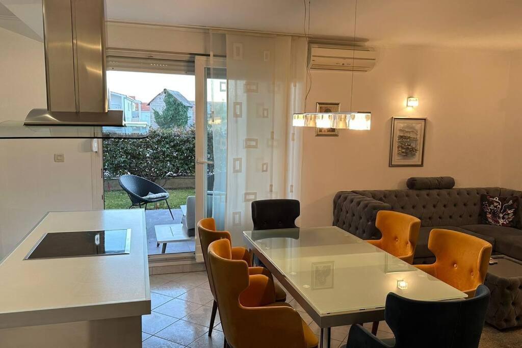 Apartment With Big Terrace Leon Split Exterior photo